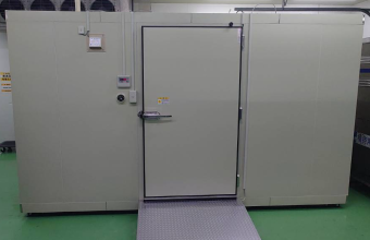 プレハブ冷蔵庫施工状況